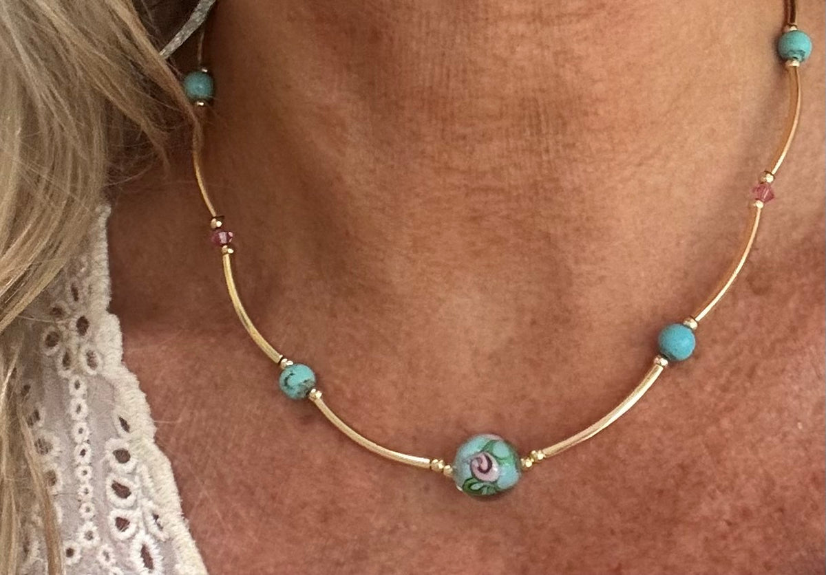 Stunning Turquoise feature stone necklace