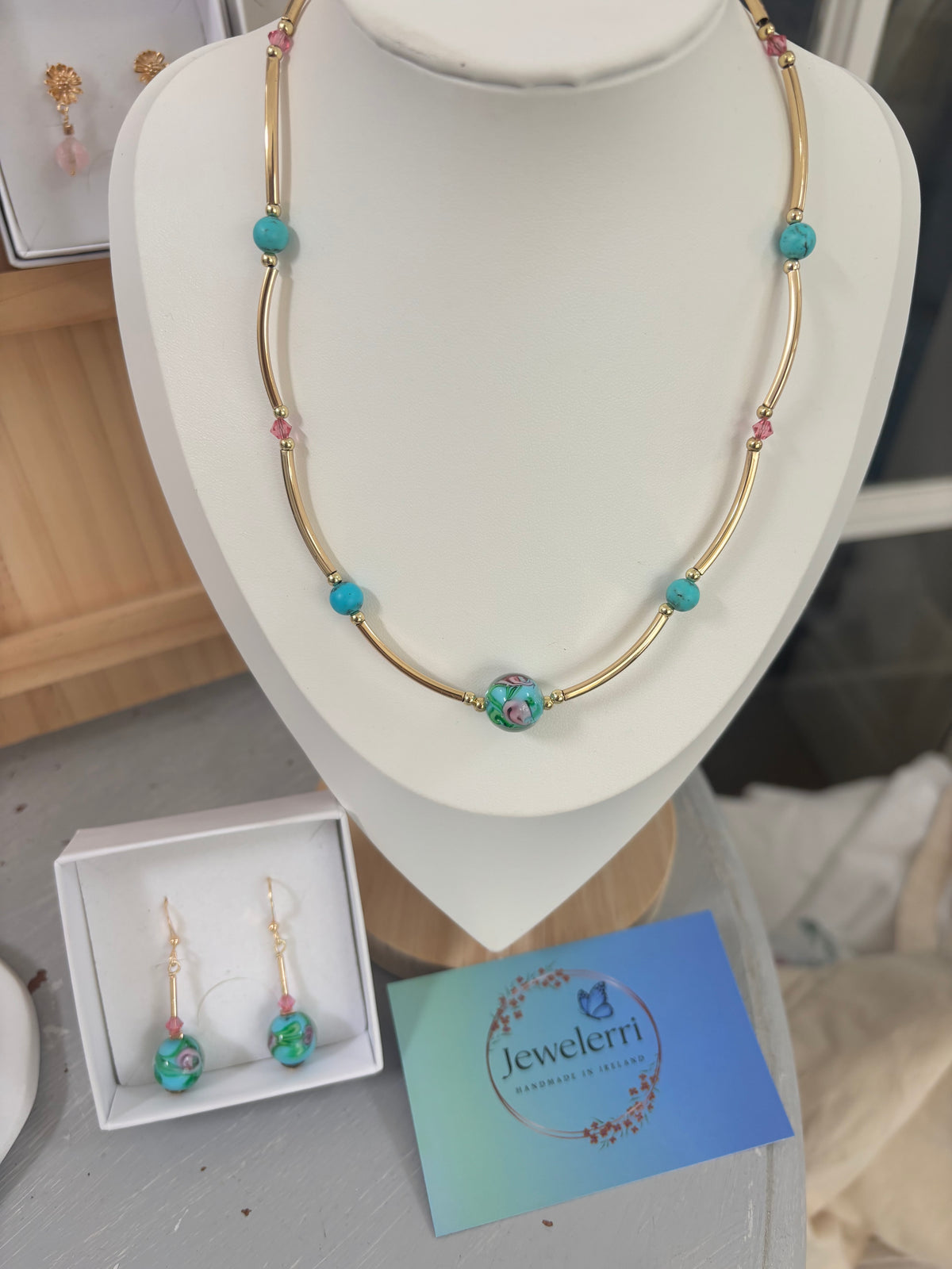 Stunning Turquoise feature stone necklace