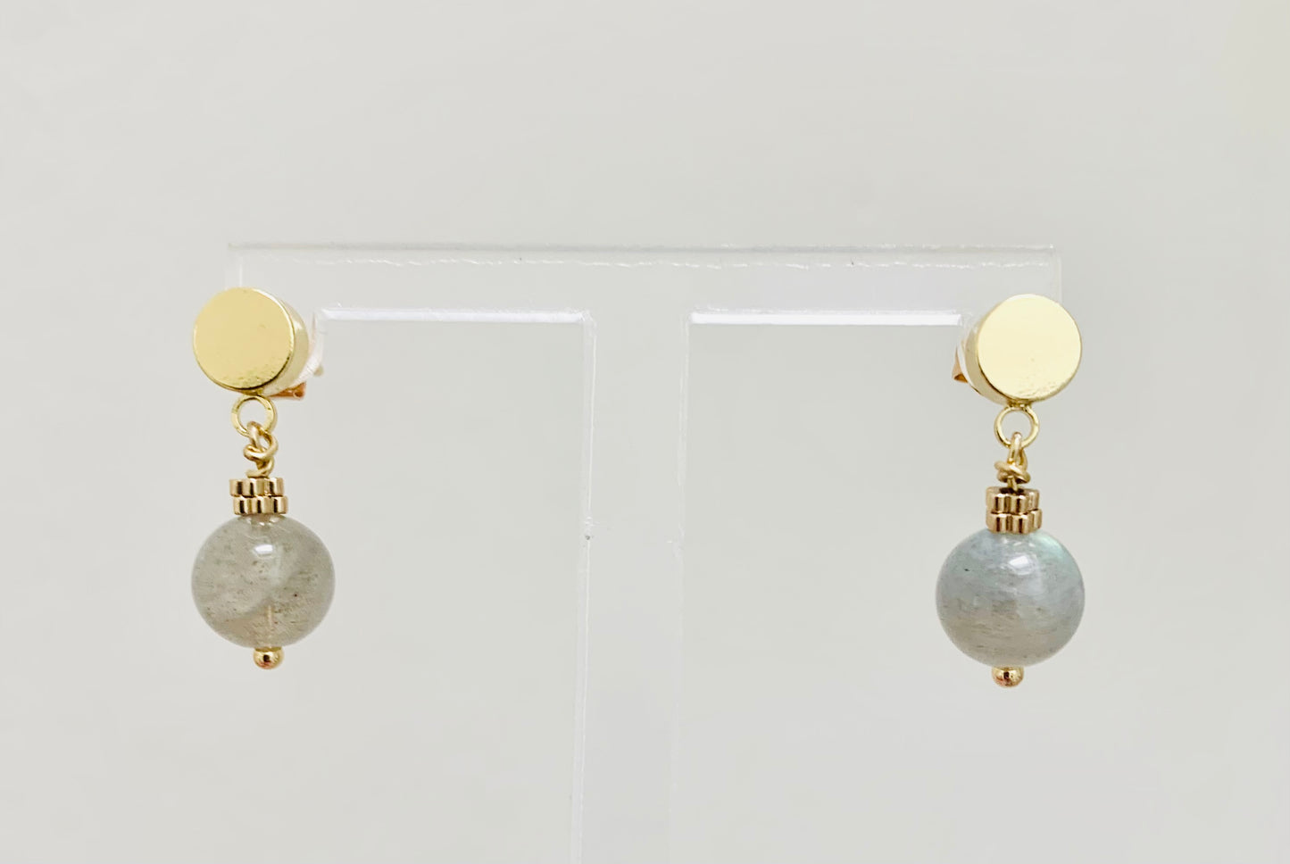 Gold stud daisy grey